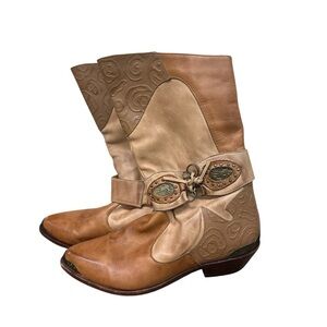 Venting Tan and Cream vintage Heeled Boots.